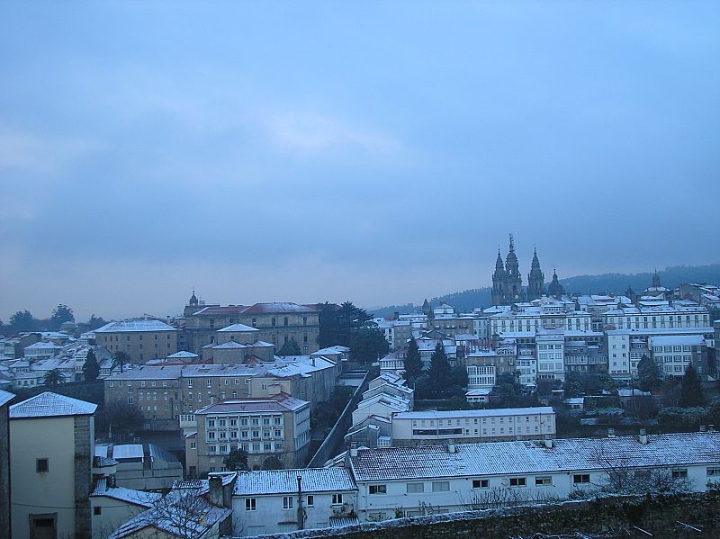Vista de Santiago de Compostela nevado.