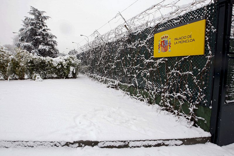 Aspecto del acceso al Palacio de la Moncloa