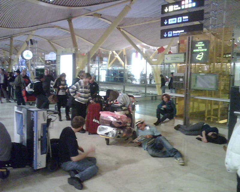 Colas para conseguir información en la T4