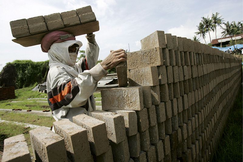 Baja la tasa de desempleo en Indonesia