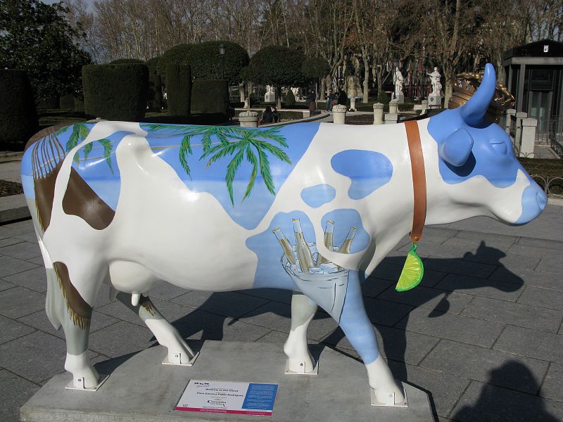 La vaca "wellcow to the island" se encuentra situada en la Paza de Oriente junto al Palacio Real.