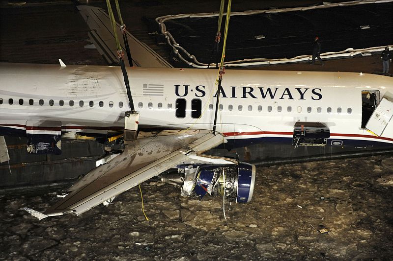 US Airways airplane that crashed is raised out of Hudson River in New York