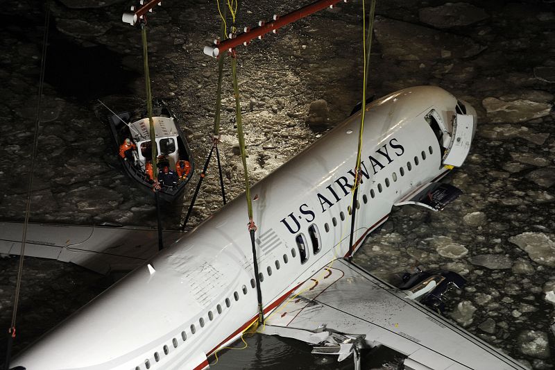 US Airways airplane that crashed is raised out of Hudson River in New York