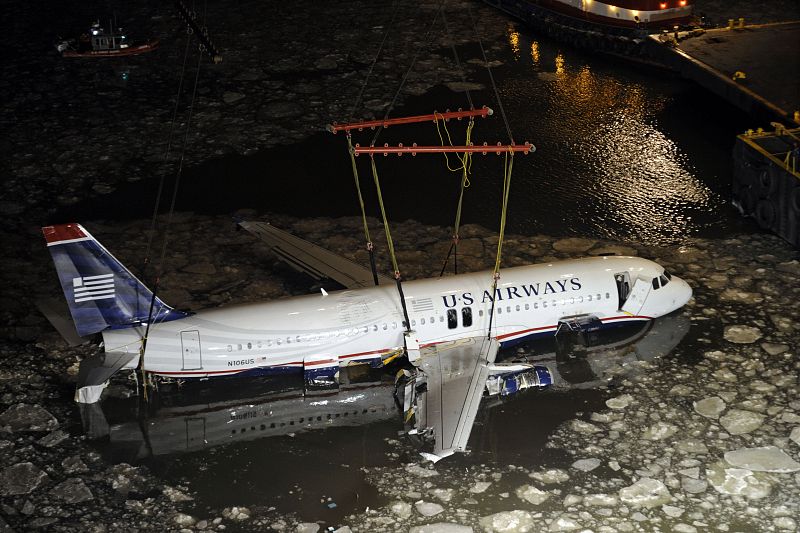 US Airways airplane that crashed is raised out of Hudson River in New York