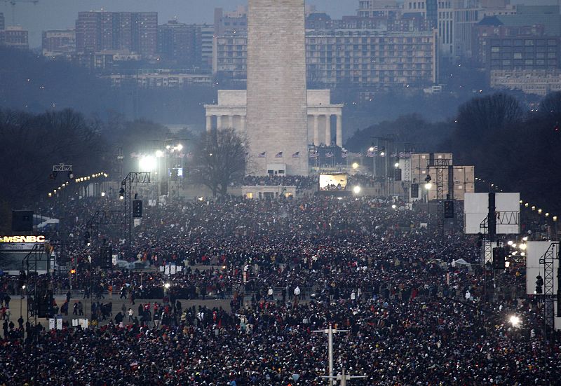 Comienza a llegar la multitud para celebrar la toma de posesión de Barack Obama