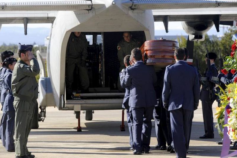 EL FUNERAL EN LA BASE AÉREA DE LOS LLANOS