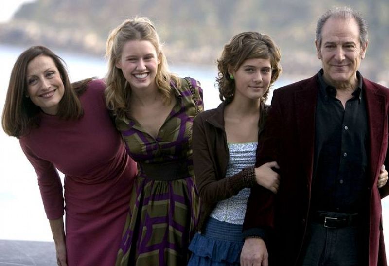 Los actores de 'Camino' presentaron la película en el Festival de San Sebastián. En la imagen, Carme Elías, junto a Manuela Vellés, Nerea Camacho y Mariano Venancio.