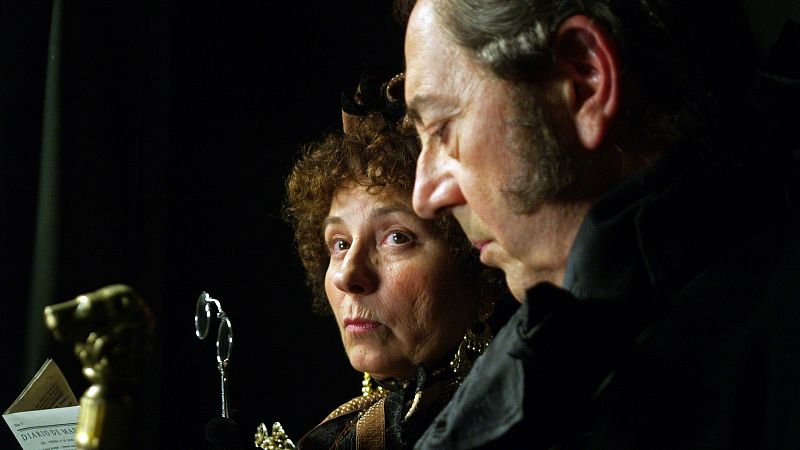 Tina Sainz junto al actor Miguel Rellán, en una escena de la película "Sangre de Mayo" de José Luis Garci