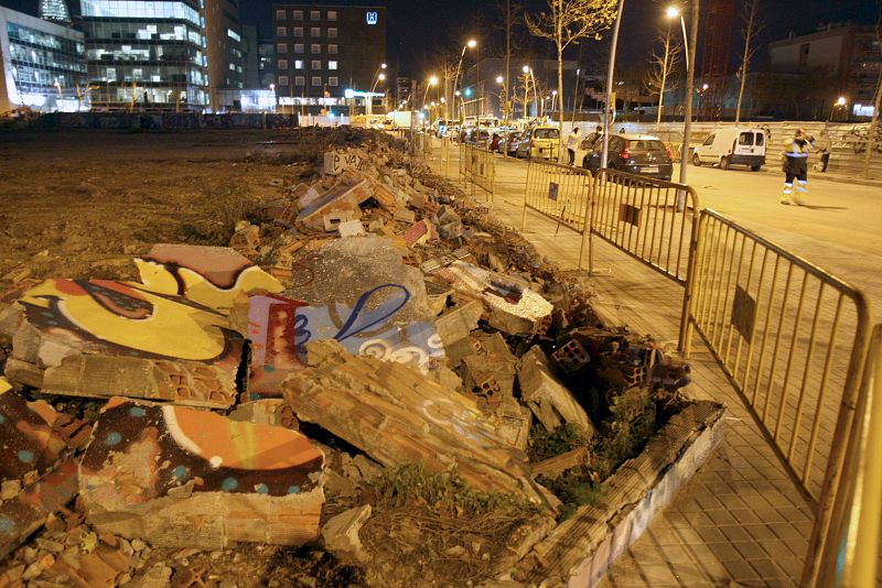 UNA MUJER FALLECE AL CAERLE ENCIMA PARTE DE UN MURO POR EL VIENTO