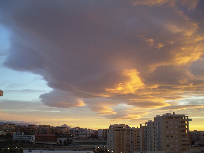 Vista del Puig Campana desde Alicante. 29/01/2009