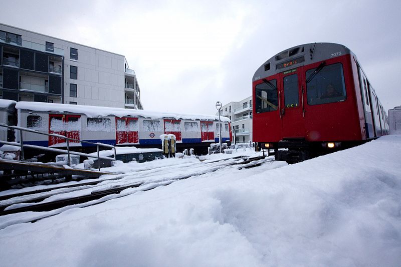 La nevada también ha paralizado el metro de Londres.