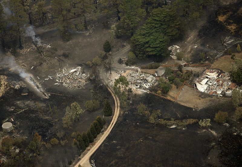 Vista aérea de la ciudad de Kinglake, a sólo 46 kilómetros de Melbourne. Cientos de casas han ardido y decenas de personas han muerto a causa del calor.