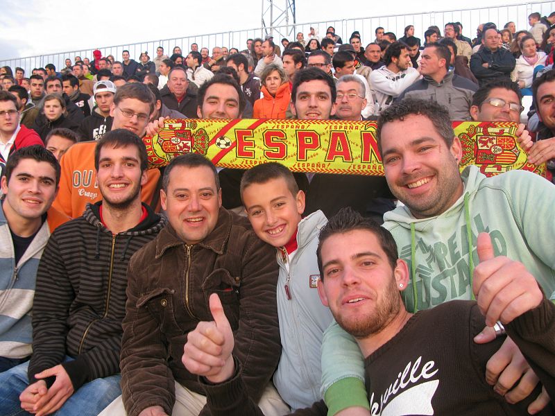 La afición sevillana quiere seguir siendo talismán y se está volcando una vez más con el equipo nacional de fútbol.