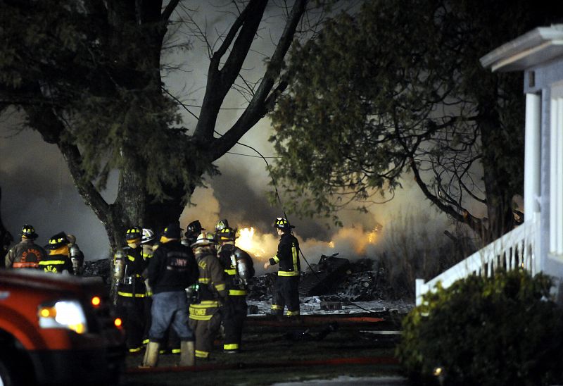 Al menos 49 muertos al estrellarse un avión en EE.UU.