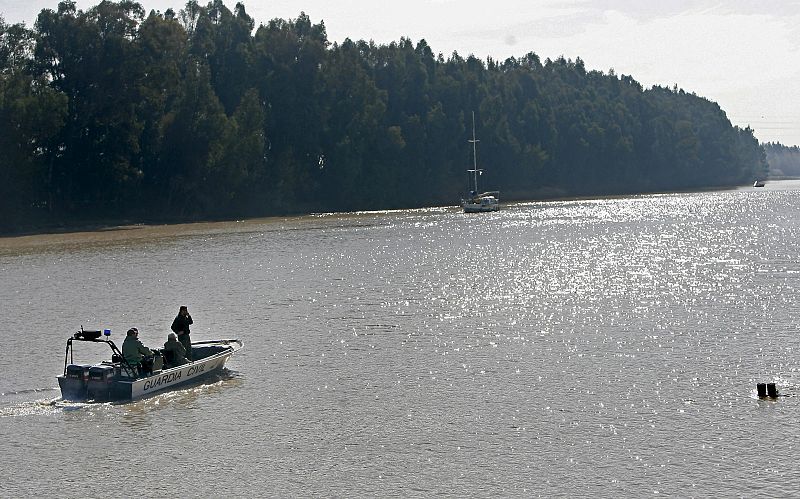 BUSCAN EL CADÁVER DE MARTA DEL CASTILLO EN 80 KILÓMETROS DEL RÍO ENTRE SEVILLA Y SANLÚCAR