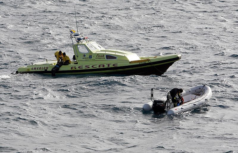 Una patera naufraga en Lanzarote