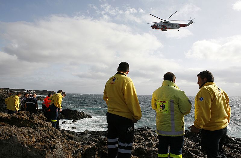 Una patera naufraga en Lanzarote