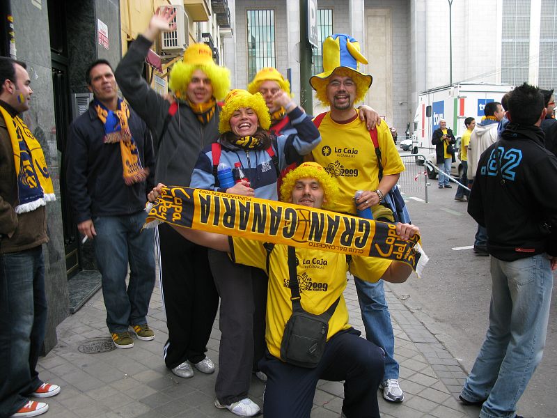 Los aficionados del Kalise han sido los más madrugadores.