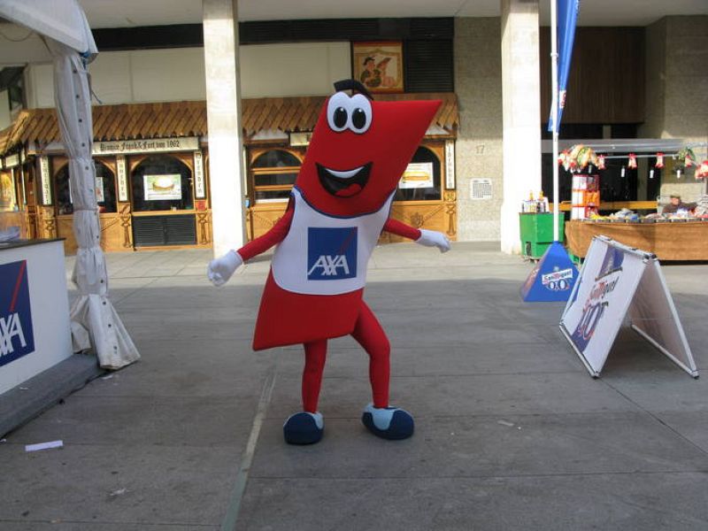 Las mascotas no tienen ni un minuto de descanso en la Copa. 
