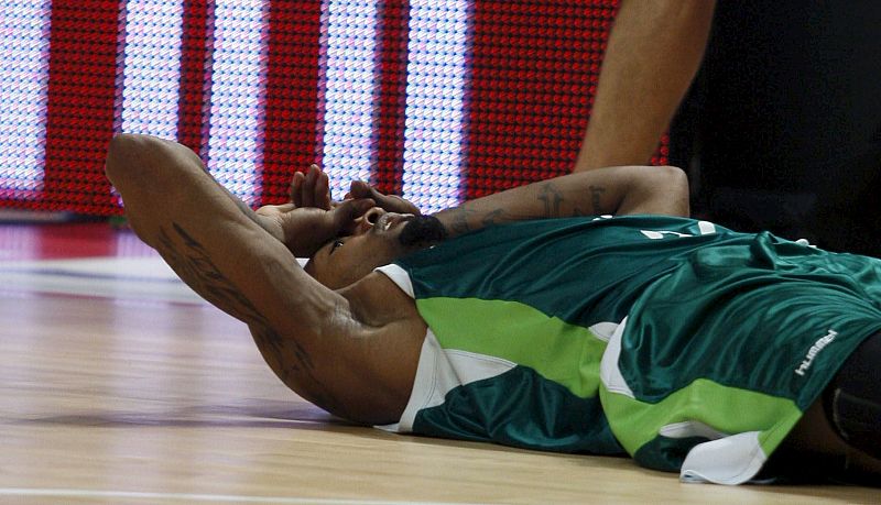 Marcus Haislip se lamenta tras el partido.