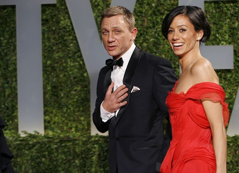 Actor Daniel Craig and Satsuki Mitchell arrive at 2009 Vanity Fair Oscar Party in West Hollywood