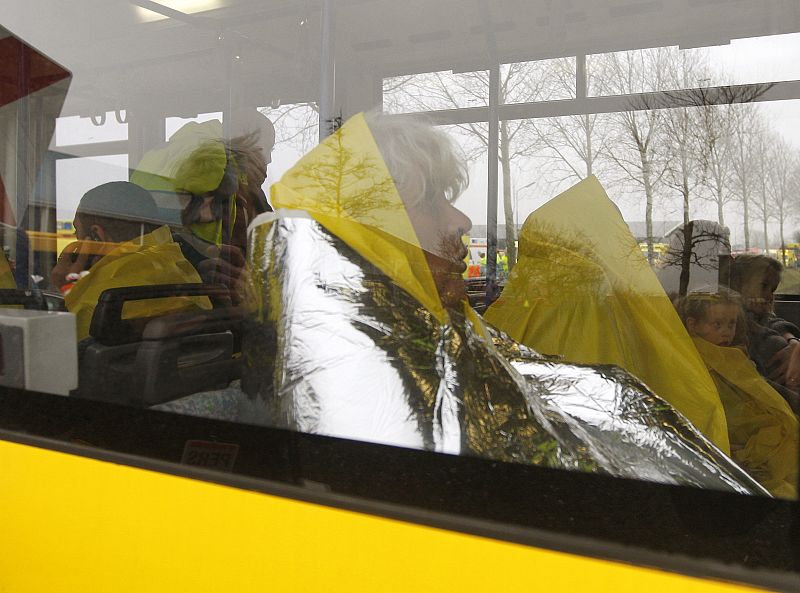 Heridos evacuados en autobúses tras el accidente aéreo en Amsterdam