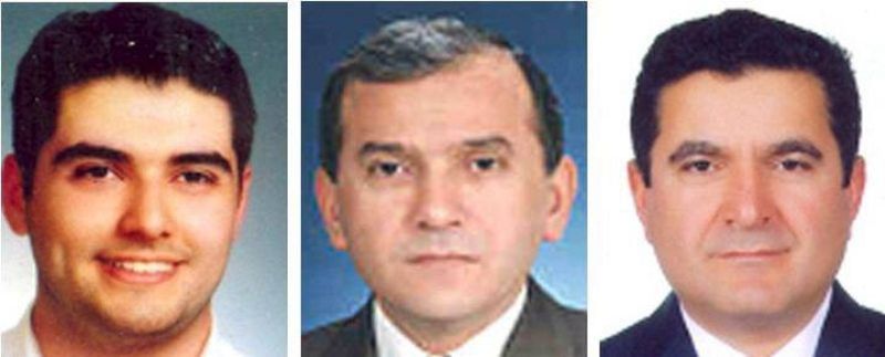 El co-piloto Olgay Oezguer, el piloto Hasan Tahsin Arisan y el co-piloto Murat Sezer