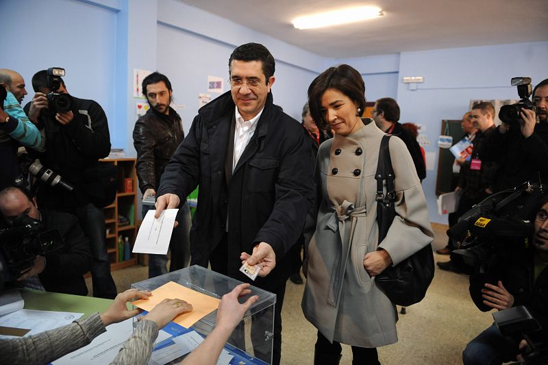 Basque Socialist Party leader Patxi Lopez votes in Basque parliament elections in Bilbao