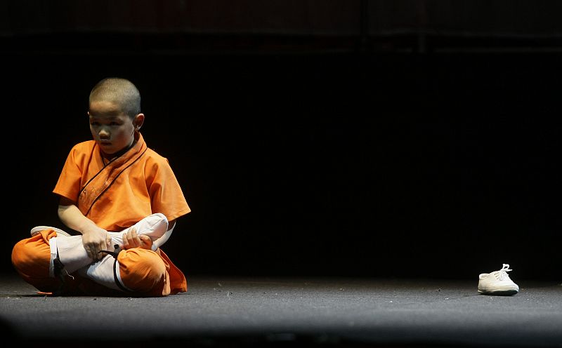 Los monjes comienzan el adiestramiento desde niños.