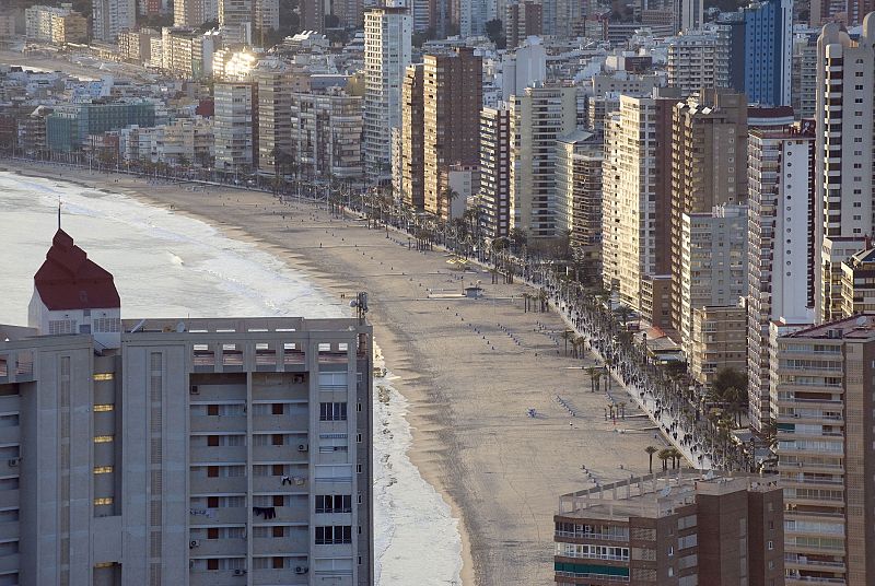 La ciudad de Benidorm acoge los partidos de la Copa Davis entre España y Serbia.