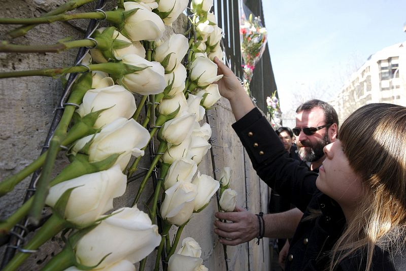 HOMENAJE A LAS VÍCTIMAS DEL 11-M EN LA CALLE TELLEZ