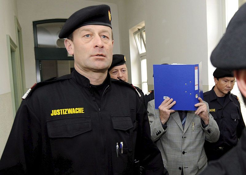 COMIENZA EL JUICIO CNTRA EL "MONSTRUO DE AMSTTETEN"