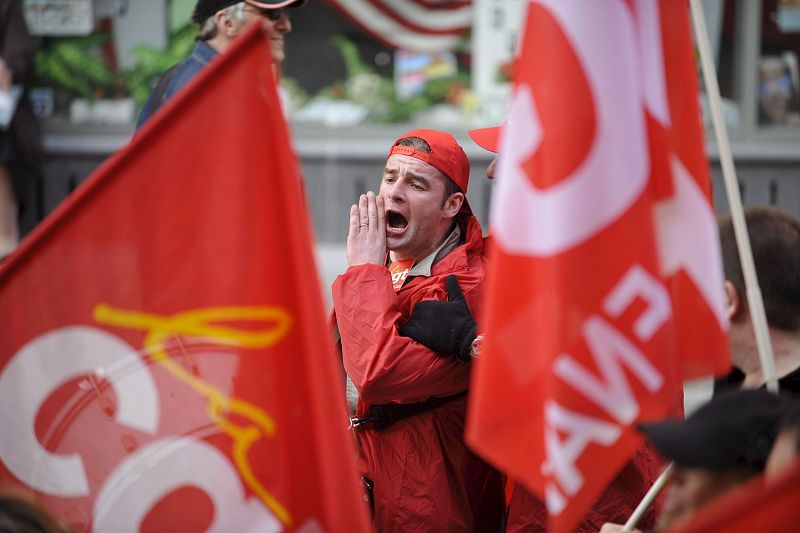 Trabajadores se manifiestan en Lille