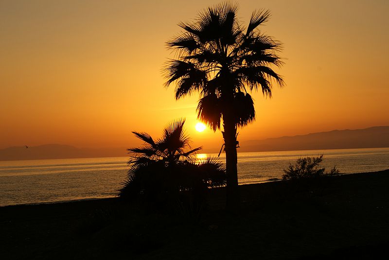 Amanecer en Torrox Costa, Málaga.(23/03/09)