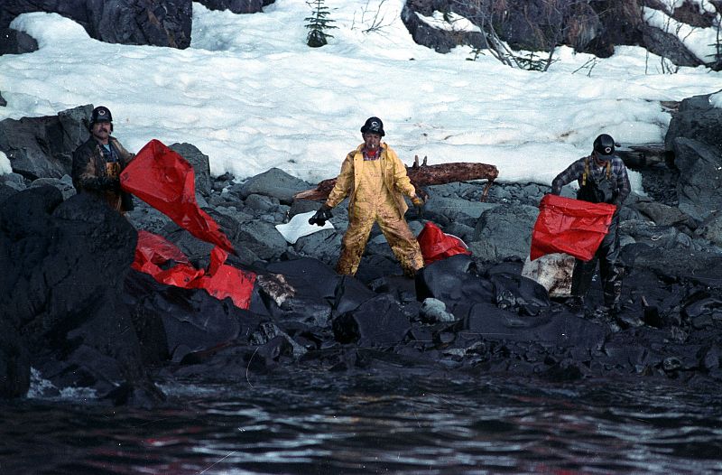 En el año 1989 se producía el vertido del petrolero "Exxon  Valdez" en aguas de Alaska