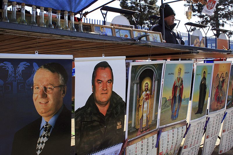 Calendario con la foto de Ratko Mladic en Banja Luka