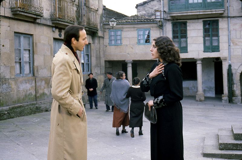 Charo López y Eusebio Poncela en la piel de sus personajes, Clara Aldán y Carlos Deza.