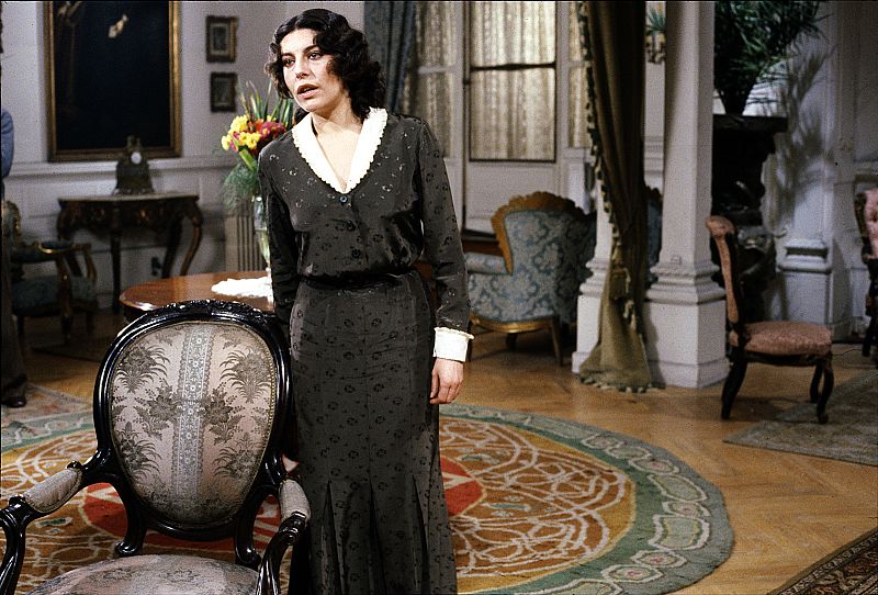 El papel de Clara Aldán reportó a Charo López un Tp de Oro y un Fotogramas de Plata como Mejor Actriz de Televisíón.