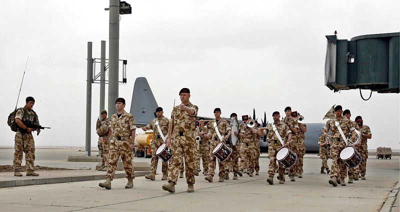 IRAK - COMIENZO RETIRADA TROPAS BRITÁNICAS