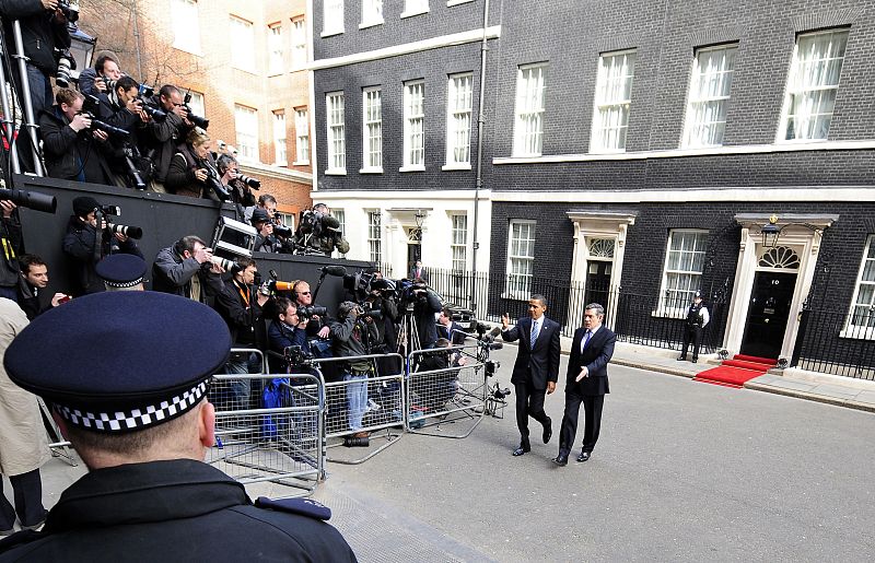 Brown y Obama abandonan Downing Street