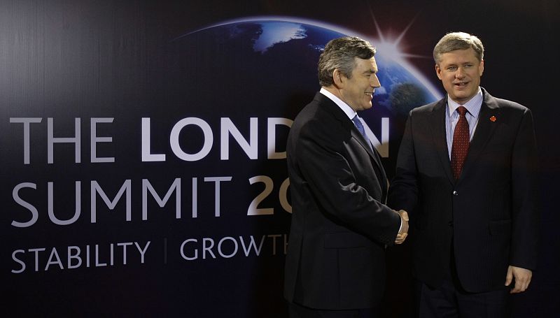 Brown posa con Stephen Harper, su homólogo canadiense