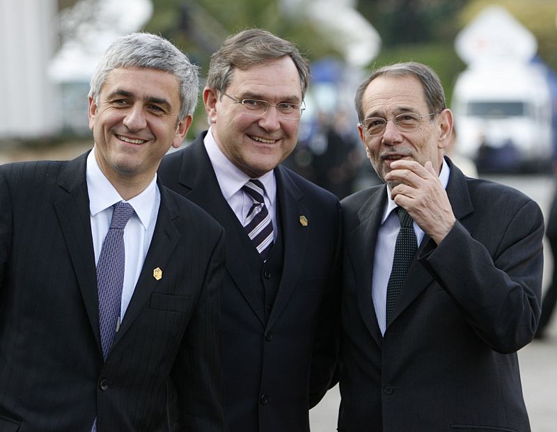 French Defence Minister Morin, his German counterpart Jung and EU foreign policy chief Solana arrive for the working dinner for NATO  defence ministers in Baden-Baden