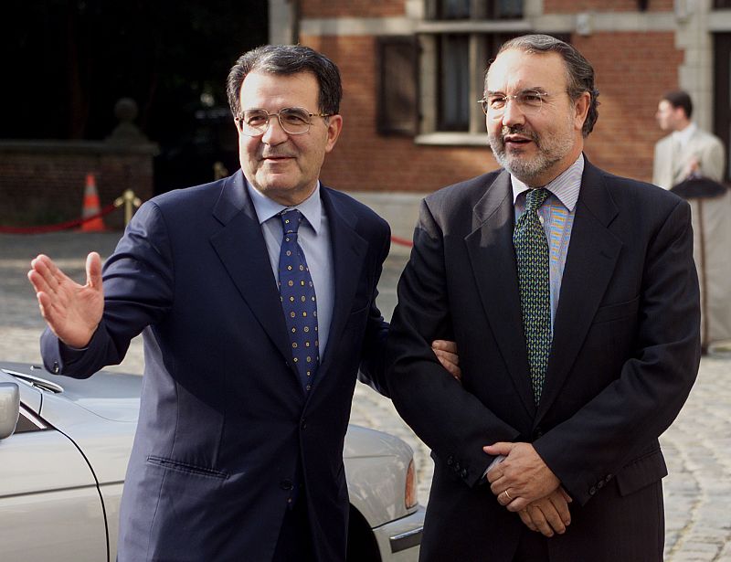 Solbes, junto a Romano Prodi, tras ser elegido comisario europeo de Economía en 1999.