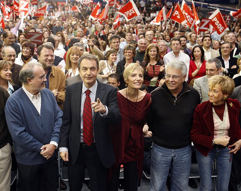 Pedro Solbes, a la izquierda, accedió a presentarse de nuevo en las elecciones de 2008.