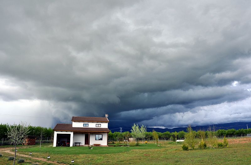 Tormenta en Los Corrales, Huesca. 17/04/2009