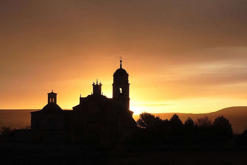 Amanecer en Castrojeriz, Burgos.(21/04/09)