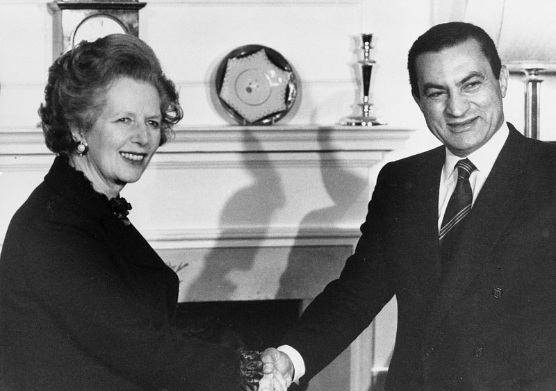 Thatcher recibe en Downing Street al presidente egipcio, Hosni Mubarak