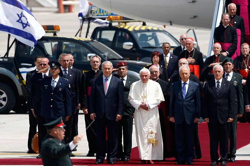 El papa Benedicto XVI llega a Israel