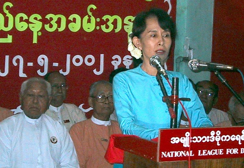 San Suu Kyi, durante un discurso en 2002.