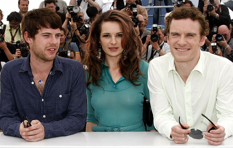 Cast members Treadaway, Wareing and Fassbender pose during a photocall for the film "Fish Tank" at the 62nd Cannes Film Festival